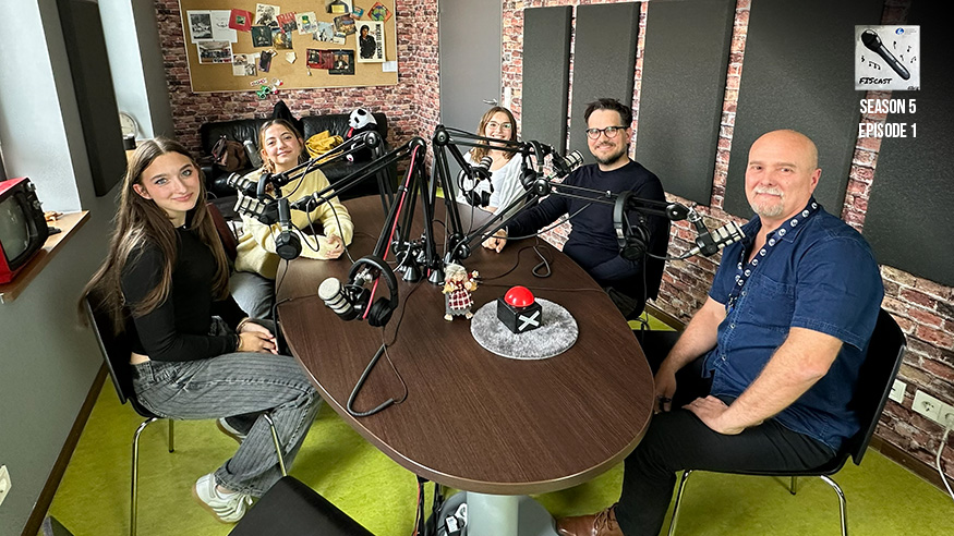 Guests of the FIScast shown around the recording table